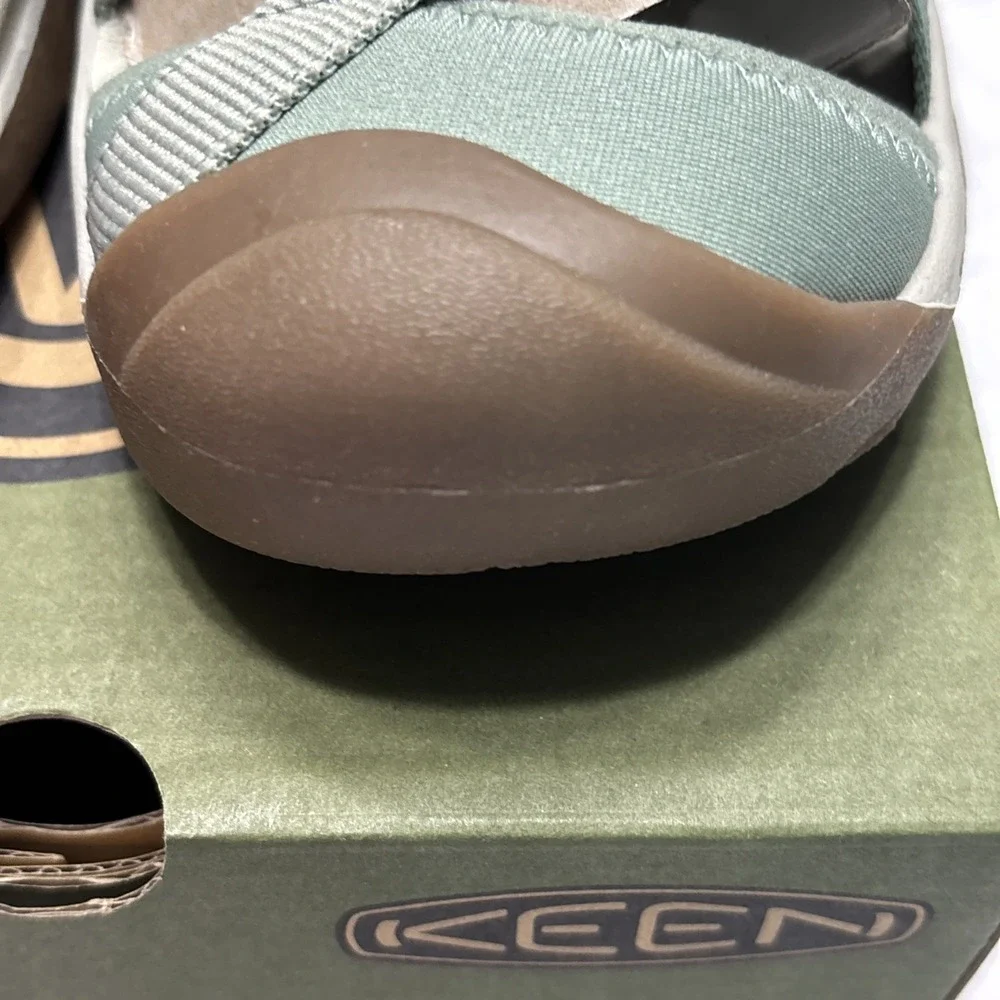New With Box Keen Women's Whisper Sandals Lily Pad/ Plaza Taupe Sz 6.5 102